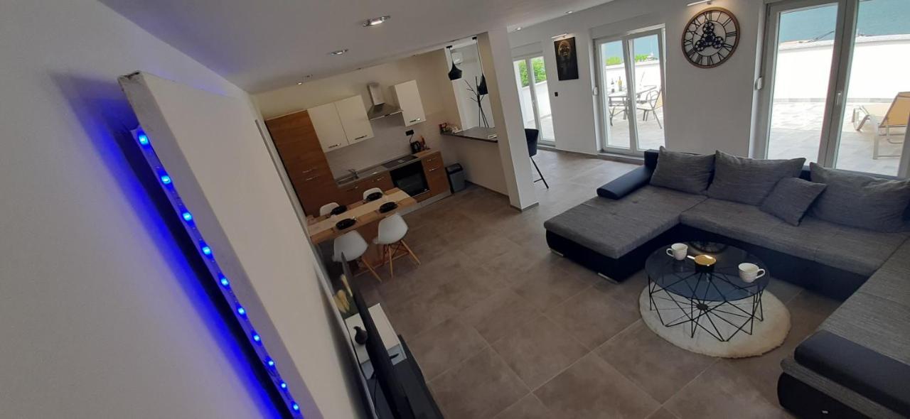באקר Apartmani Petar I Luka מראה חיצוני תמונה